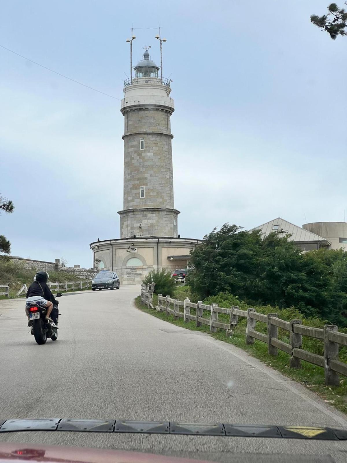 El Pisuco De Lu Entre Puertochico Y El Sardinero Apartment Santander Bagian luar foto